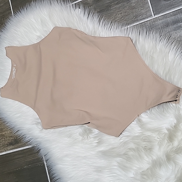 Abercrombie & Fitch Nude Open Back Bodysuit - Picture 4 of 6